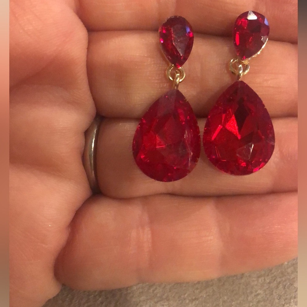 Smaller Pear Cut Red Crystals Drop Earrings-Boutique